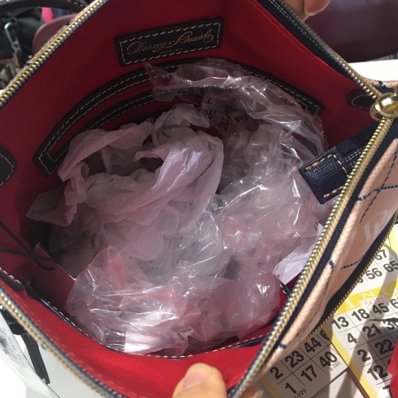 dooneybourke crossbody HM264 O3Apricot/White New. - Picture 4 of 4